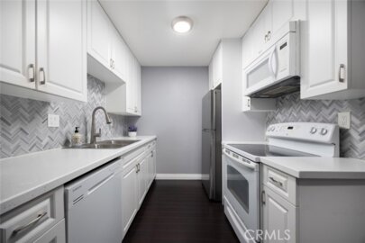 1000 W Macarthur Boulevard #11 Photo