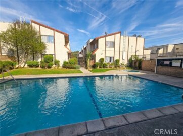 9525 Sylmar Avenue #2 Photo