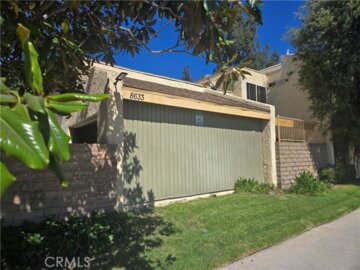 8633 Balboa Boulevard #24 Photo