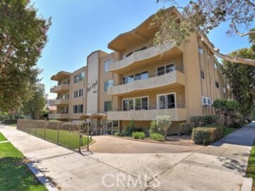 Lovely Newly Listed Park Royale Condominium Located at 2302 E. 2nd Street #3H