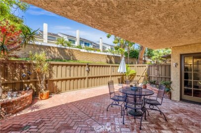 25231 Tanoak Photo
