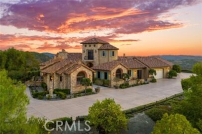 Elegant Newly Listed De Luz Single Family Residence Located at 43040 Via Nariz