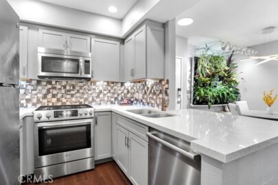 6323 Reseda Boulevard #39 Photo