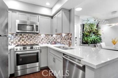Marvelous Reseda Victory Condominium Located at 6323 Reseda Boulevard #39 was Just Sold