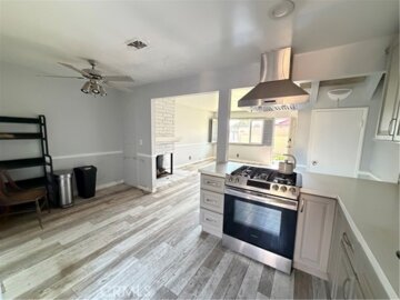 13656 Red Hill Avenue #J-32 Photo