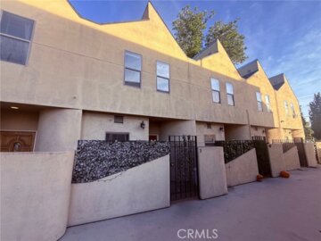 14256 Victory Boulevard #3 Photo