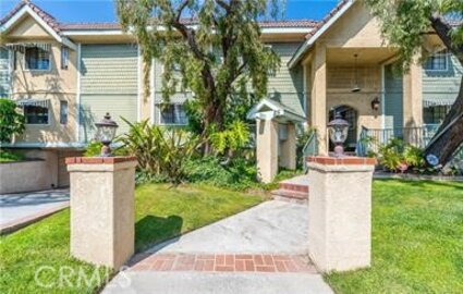 25 Palmetto #F Photo