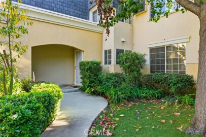 19208 Hamlin Street #5 Photo