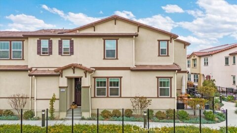 10243 Graphite Street Photo
