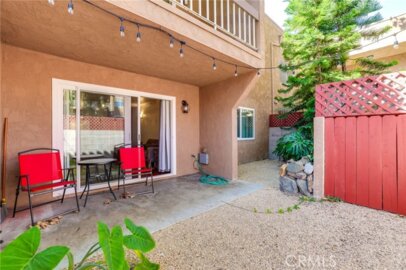 6600 Warner #121 Photo