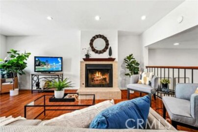 Elegant Newly Listed 1737 Peyton Ave Townhouse Located at 1737 Peyton Avenue #E
