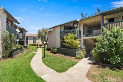 23222 Orange Avenue #7 Photo