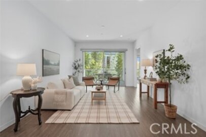 Magnificent Via Marina Tahiti Condominium Located at 4140 Glencoe Avenue #409 was Just Sold