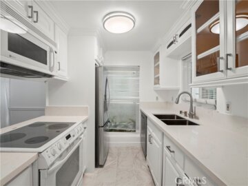 18411 Hatteras Street #138 Photo