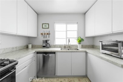 392 S Marengo #105 Photo