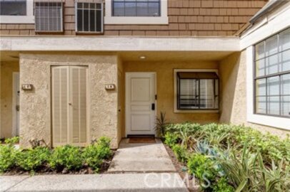Spectacular Newly Listed The Lakes Townhouse Located at 16 Lakepines