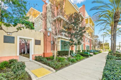 Impressive Lotus Walk Condominium Located at 12842 Palm Street ##204 was Just Sold