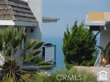 Gorgeous Casa Contenta Condominium Located at 214 Via Robina #17 was Just Sold