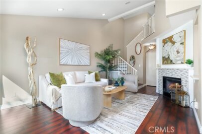 124 S Valencia Photo