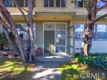 Spectacular Newly Listed Cahuenga Gardens Condominium Located at 5329 Cahuenga Boulevard #D