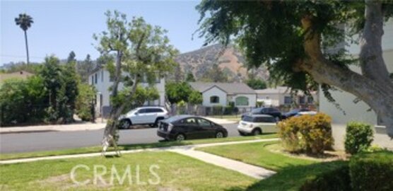 Fabulous Perlita Gardens II Condominium Located at 4131 Perlita Avenue #B was Just Sold