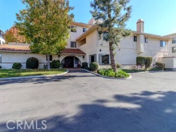 Amazing Newly Listed Huntington West Condominium Located at 18900 Delaware