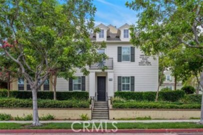 Amazing Newly Listed Cambridge Lane Townhouse Located at 1460 Georgia Street