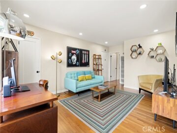 3042 E 3rd Street #2 Photo