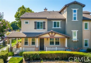 Splendid Newly Listed Georgetown Square Condominium Located at 3890 Polk Street #E