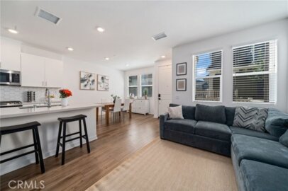 3934 Lavine #108 Photo