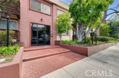 Extraordinary Newly Listed 5400 Newcastle Ave Condominium Located at 5400 Newcastle Avenue #56