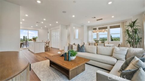 1845 Lychee Street Photo