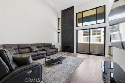 5310 Zelzah Avenue #302 Photo