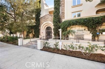 Charming Newly Listed Villa Trevi Condominium Located at 15206 Burbank Boulevard #104