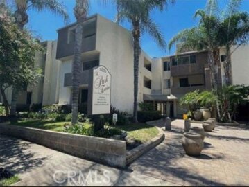 Splendid Newly Listed Park Encino Condominium Located at 5325 Newcastle Avenue #129