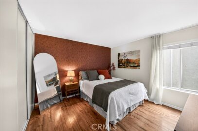 15020 Victory Boulevard #104 Photo