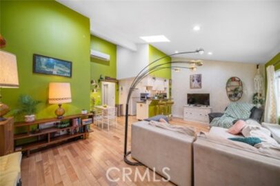 This Stunning Villas at 1100 Condominium, Located at 1100 Walnut #4, is Back on the Market