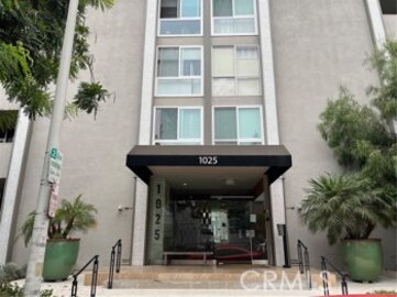 Splendid Newly Listed Kingswood North Condominium Located at 1025 N Kings Road #105