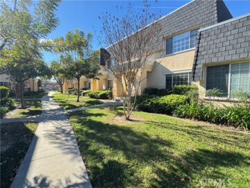 19216 Hamlin Street #8 Photo