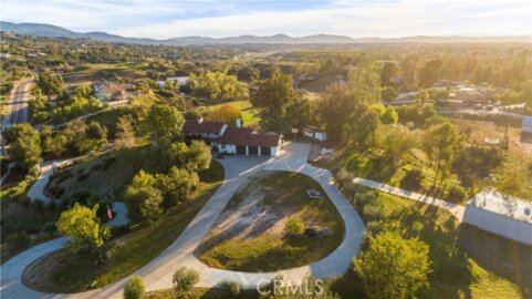 38250 Pratt Road Photo