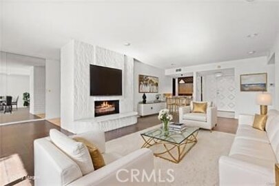 5330 Lindley Photo