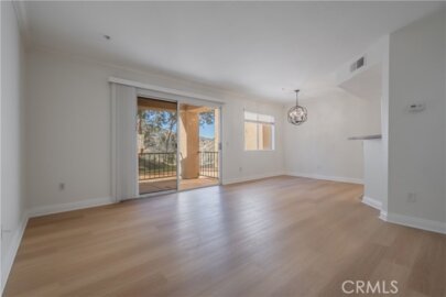 2572 Avenida Del Vista Photo