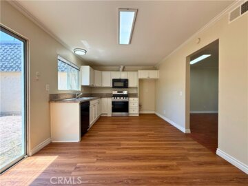 6511 Wystone Avenue #4 Photo