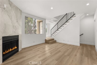 21720 Hart Street #5 Photo