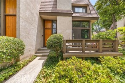 Charming Northbrooke Townhouse Located at 9000 Vanalden Avenue #160 was Just Sold