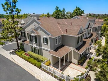 Fabulous Charleston Place Townhouse Located at 15 Strawflower Street was Just Sold