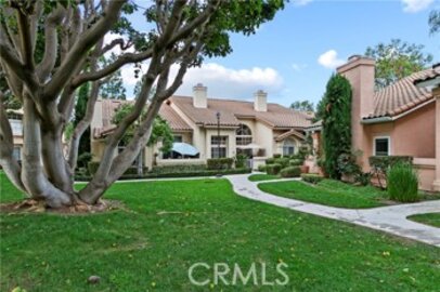 Charming Seacliff Court Townhouse Located at 141 Nightingale Drive was Just Sold