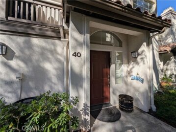 40 Tierra Montanosa Photo