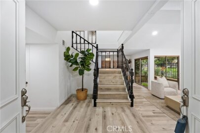 16 E Yale Loop #28 Photo