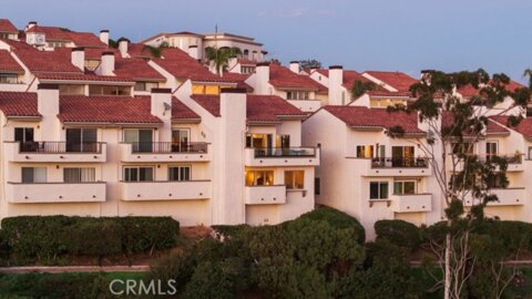 23274 Atlantis Photo